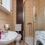 Zana Apartment