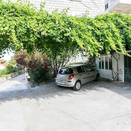 Apartment Zana